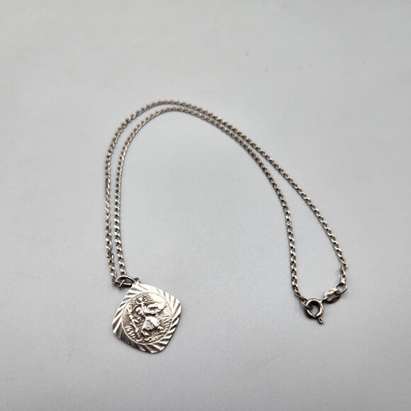 Sterling Silver St Christopher Pendant on 16" Rope Chain 5.1 Grams Italy 925 - Picture 1 of 11